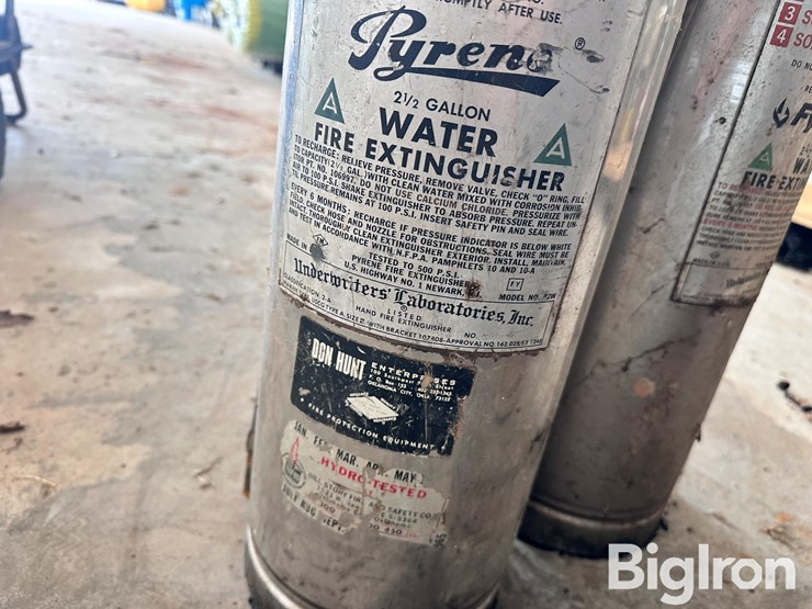fyr-fyter-2.5-gallon-water-fire-extinguishers-image-8