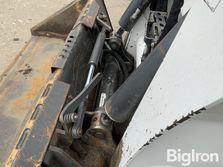2021-bobcat-t870-image-18