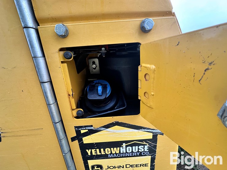 2017-deere-700k-xlt-image-15