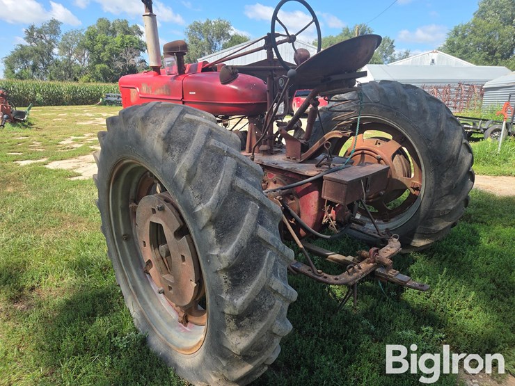 1949-farmall-m-2wd-tractor-image-7