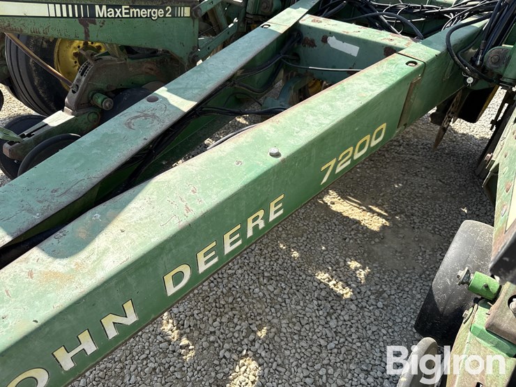 john-deere-7200-image-11