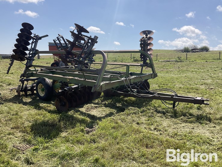 john-deere-230-image-3