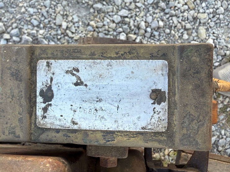 2-hp-stover-hit-and-miss-engine-image-14