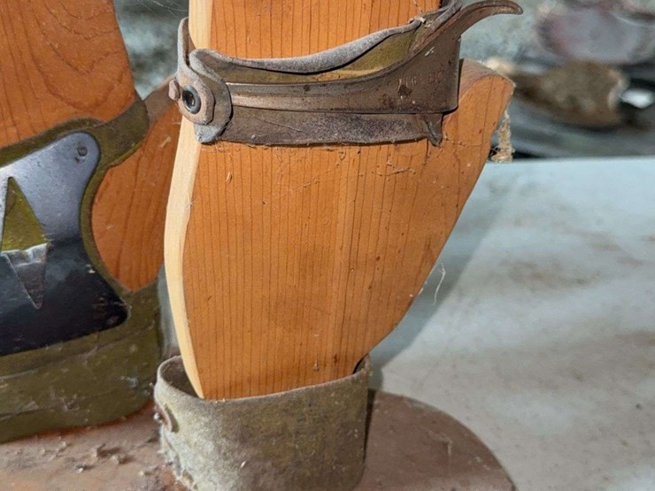 display-of-corn-husk-shuckers-image-9