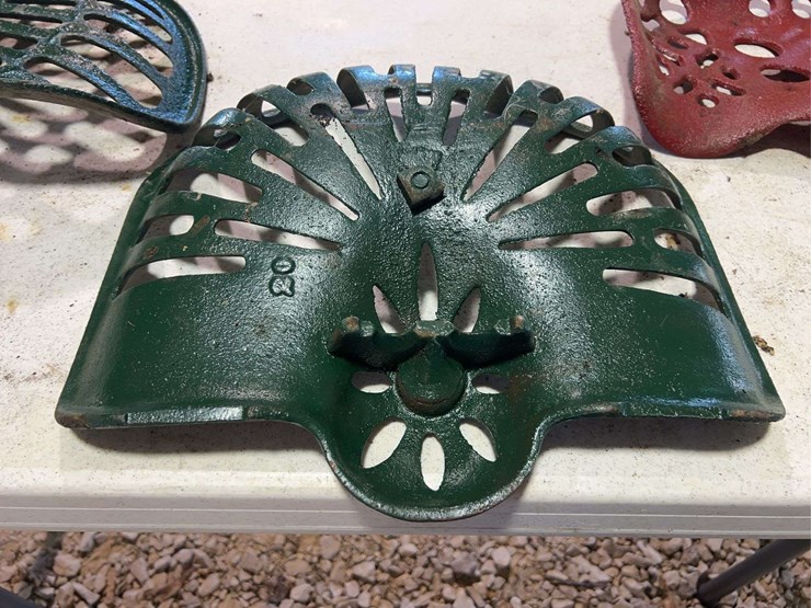 (3)-cast-iron-seats-image-10