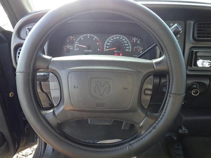 2001-dodge-2500-image-22