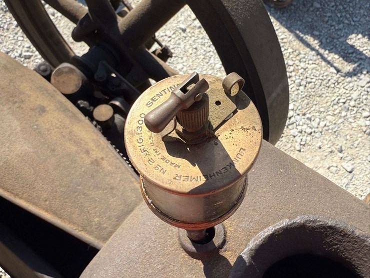 sandwich-3-hp-hit-&-miss-engine-on-truck-image-171