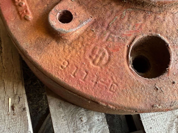 ih-/-farmall-rear-wheel-weights-image-2