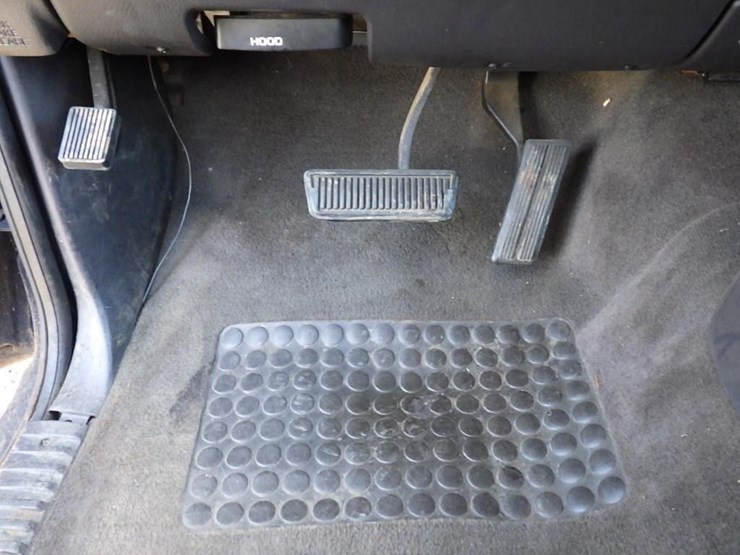 2001-dodge-2500-image-21