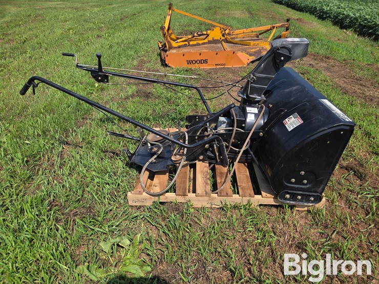 john-deere-318-image-4