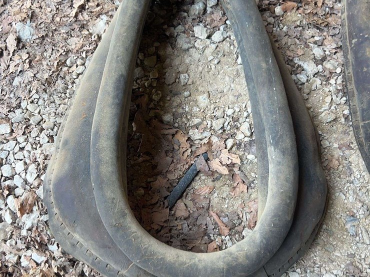 (4)-horse-collars-and-a-wagon-seat-image-4