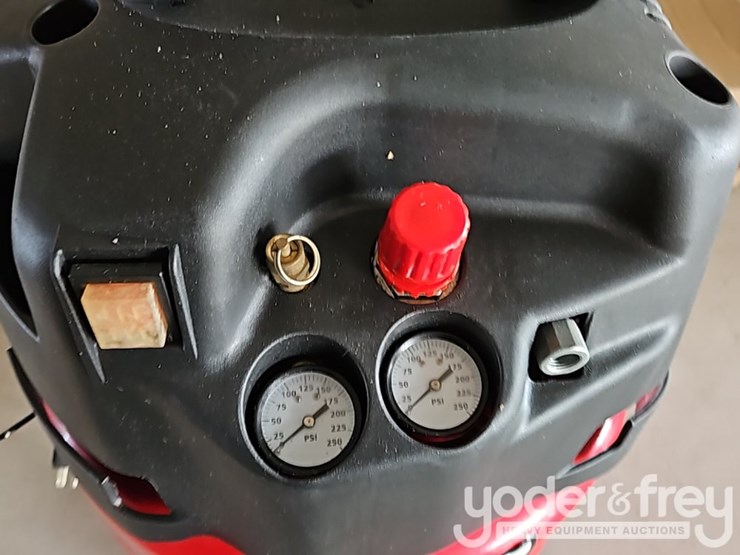 unused-6-gal-rockworth-air-compressor-image-5