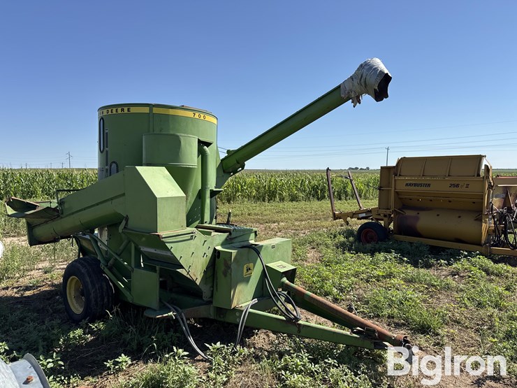 john-deere-700-image-3