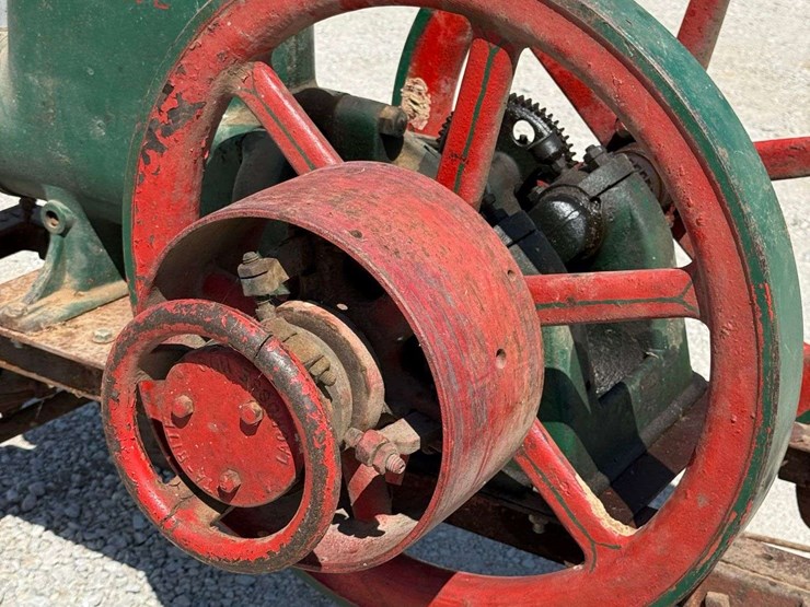 sta-rite-4-hp-hit-&-miss-engine-on-truck-image-28