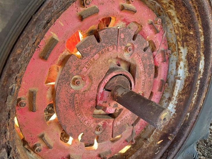 farmall-806-image-25