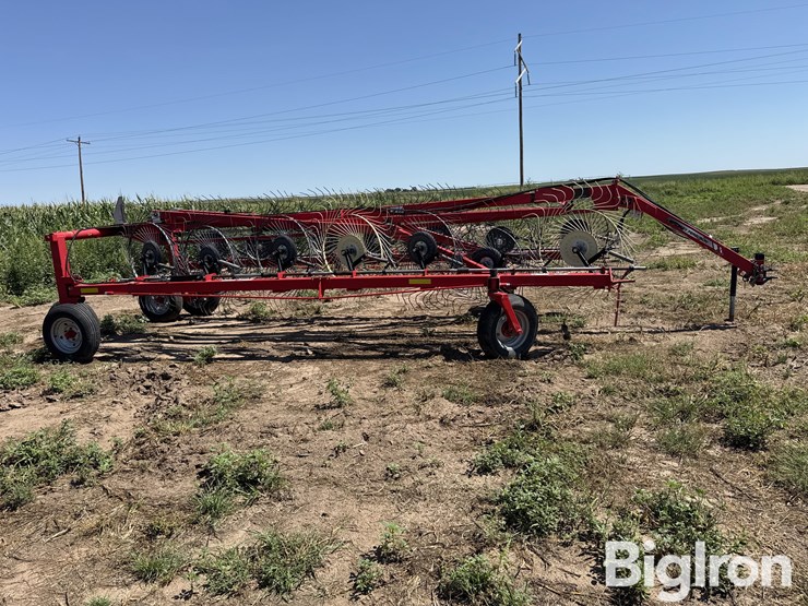 2016-massey-ferguson-3986-image-4