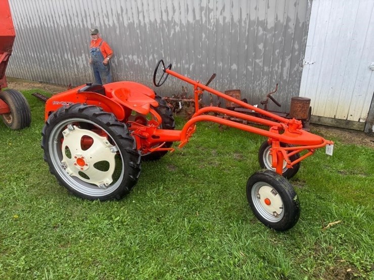 allis-chalmers-g-tractor-image-1