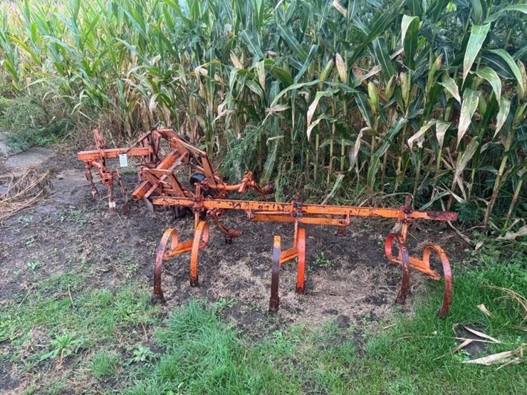 allis-chalmers-cultivator-image-1