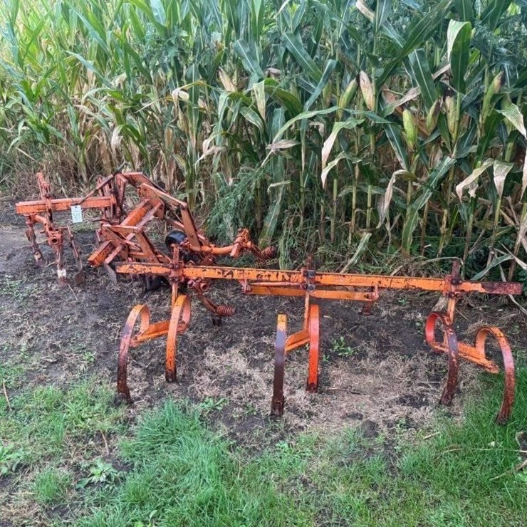 Allis Chalmers Cultivator