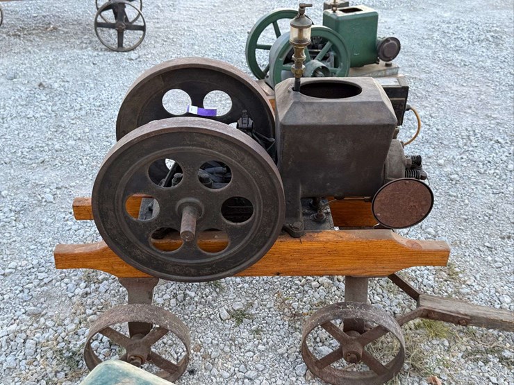 2-hp-stover-hit-and-miss-engine-image-10