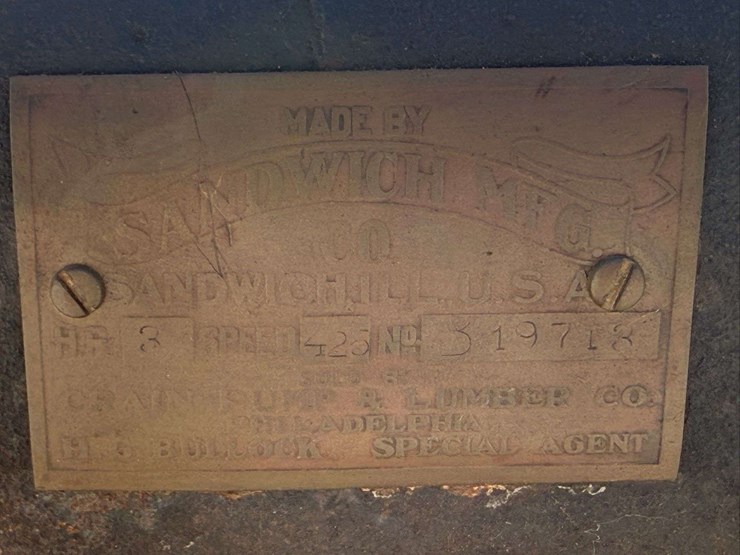 sandwich-3-hp-hit-&-miss-engine-on-truck-image-39