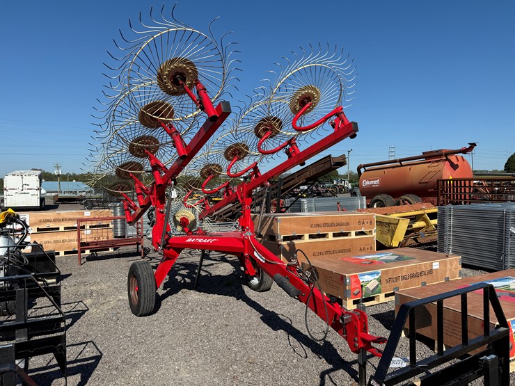 #84-•-enorossi-pull-type-12-wheel-rake-image-1