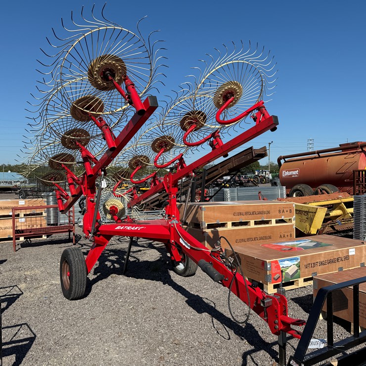 #84 • ENOROSSI PULL TYPE 12 WHEEL RAKE