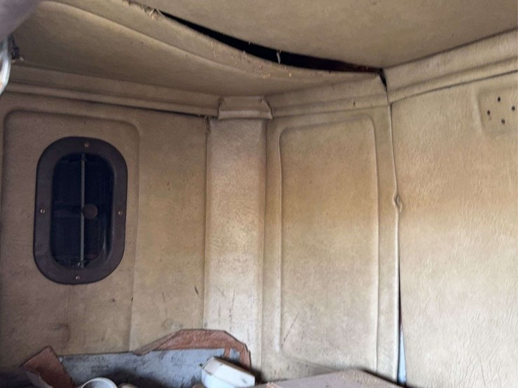 diamond-reo-cabover-image-66