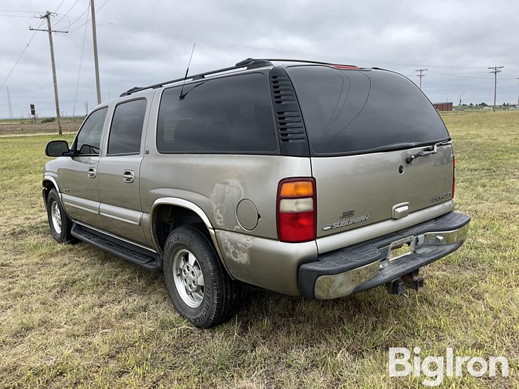 2001-chevrolet-suburban-1500-image-7