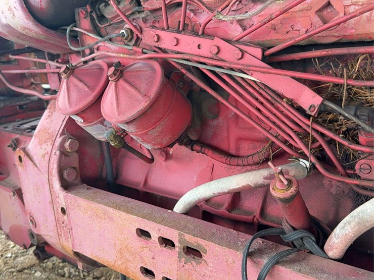 farmall-560-image-56