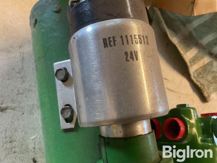 john-deere-24-image-13