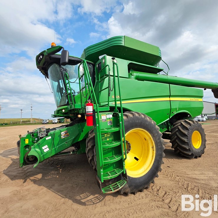 2012 JOHN DEERE S670