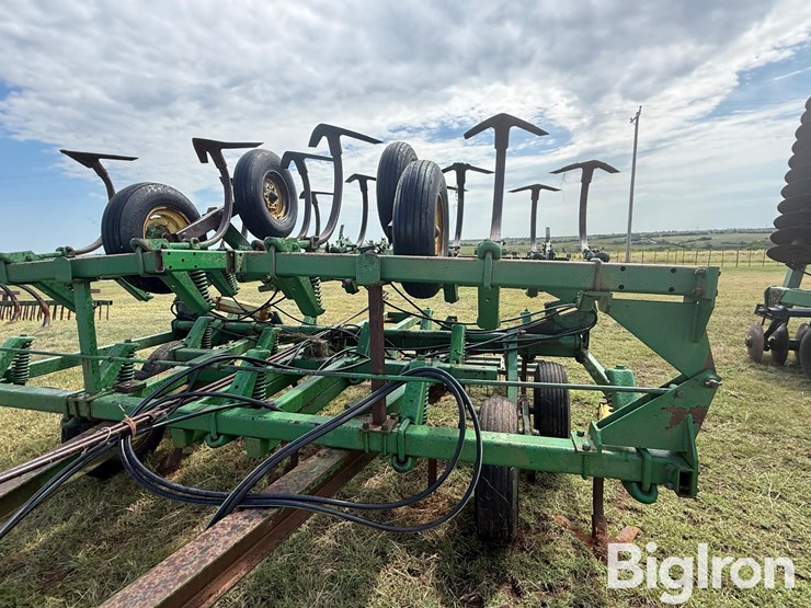john-deere-1610-image-10