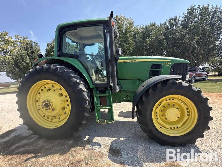 john-deere-7230-premium-image-4