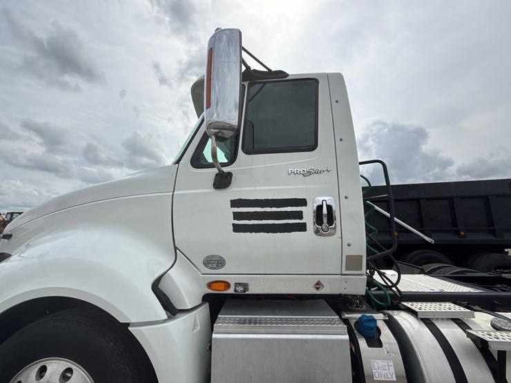 2015-international-prostar-image-23