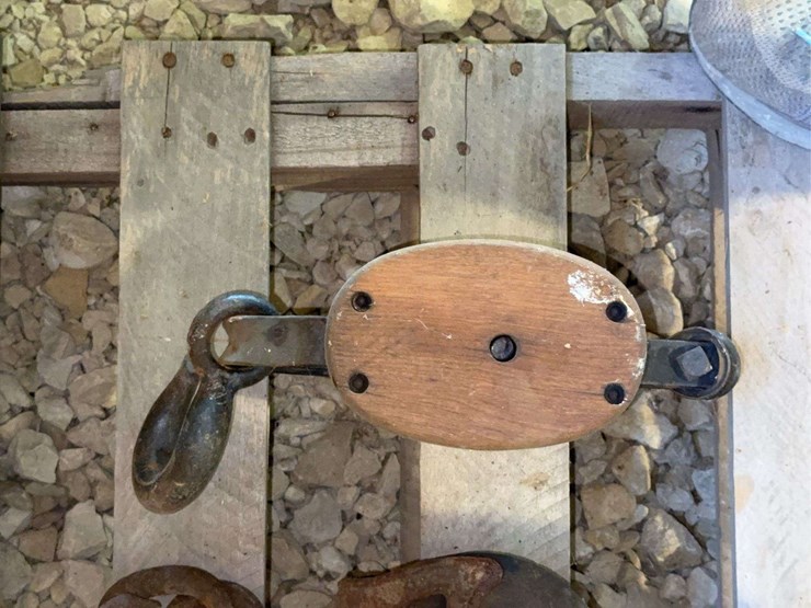 lot-of-blocks-and-pulleys-image-18