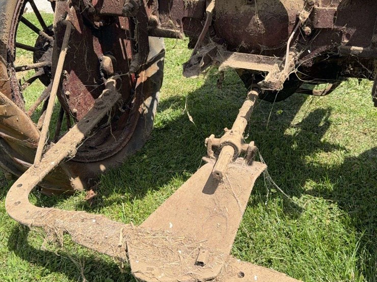 farmall-f-20-image-30