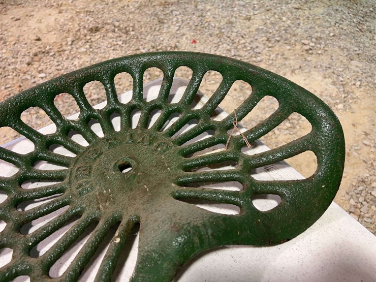 (3)-cast-iron-seats-image-15