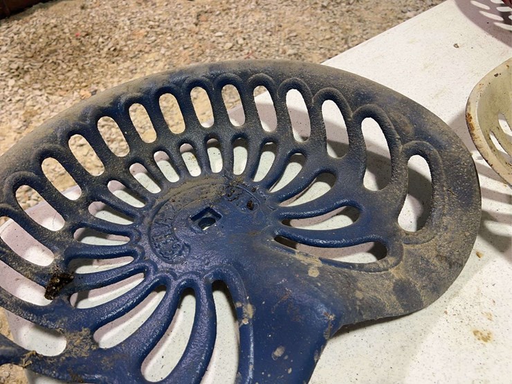 (3)-cast-iron-seats-image-4