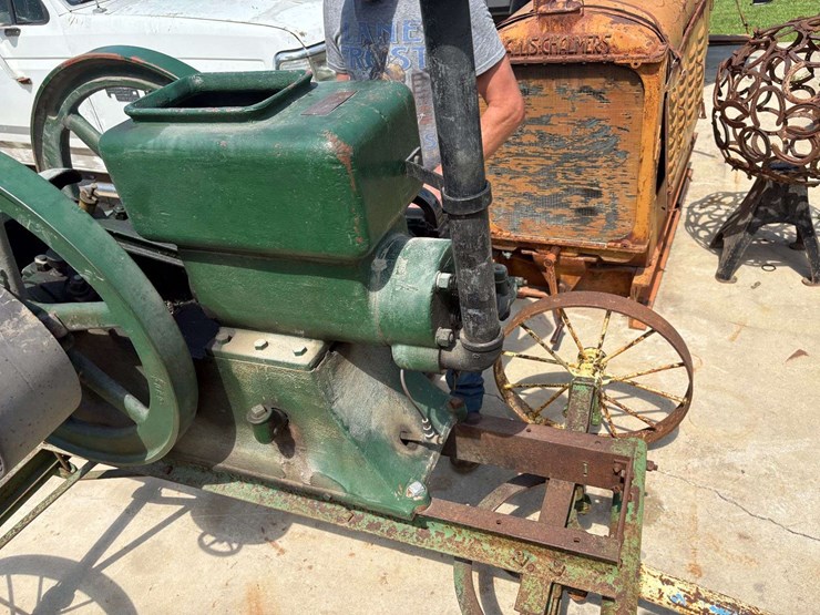 la-fonderie-de-plessisville-7hp-engine-on-cart-image-5