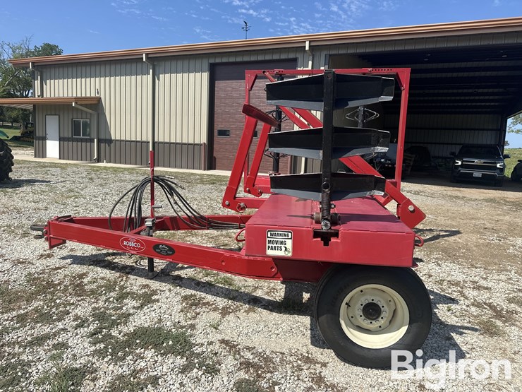 robbco-272-pull-type-bale-flaker-feeder-image-8