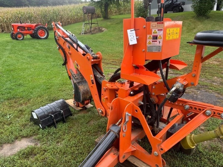 bhm-225-backhoe-attachment-image-15