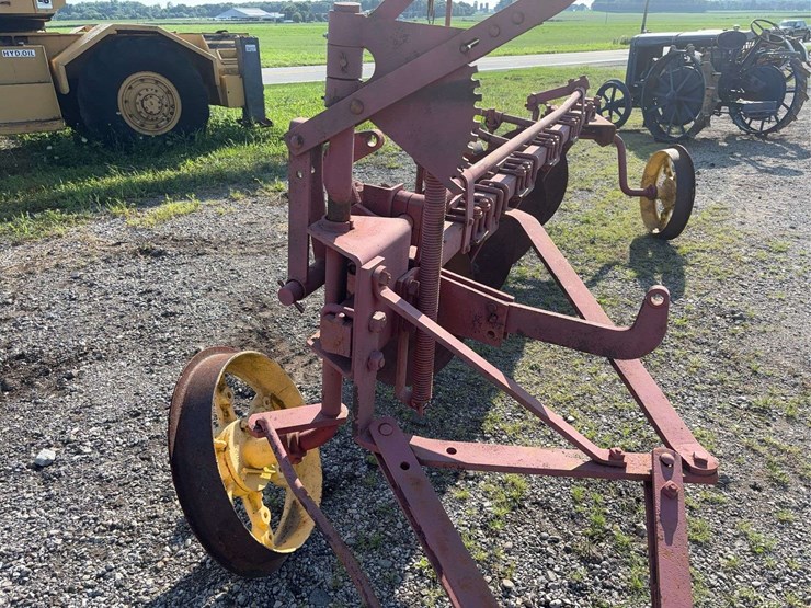 minneapolis-moline-disc-plow-image-9