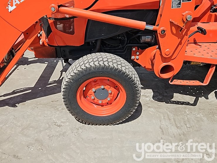 2019-kubota-l3901-image-16
