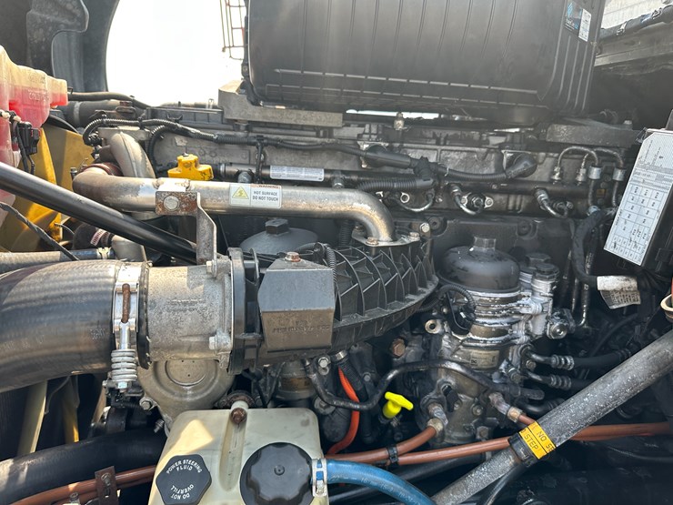2018-western-star-5700-image-48