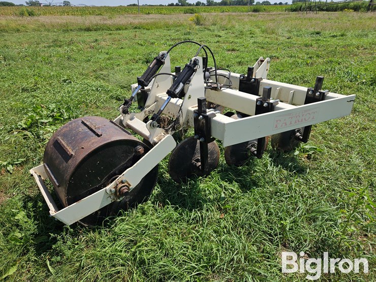 patriot-pivot-track-closer-image-5