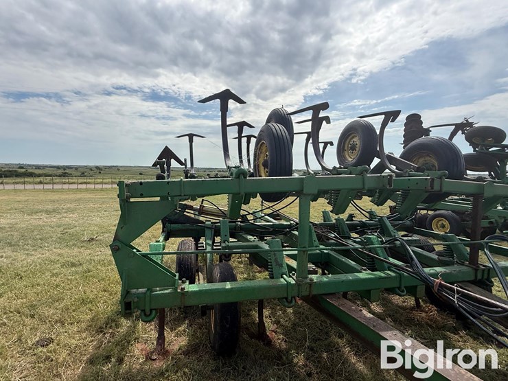 john-deere-1610-image-12