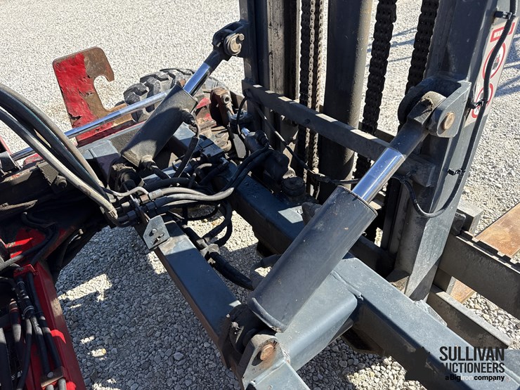 2005-moffett-m5500-image-15