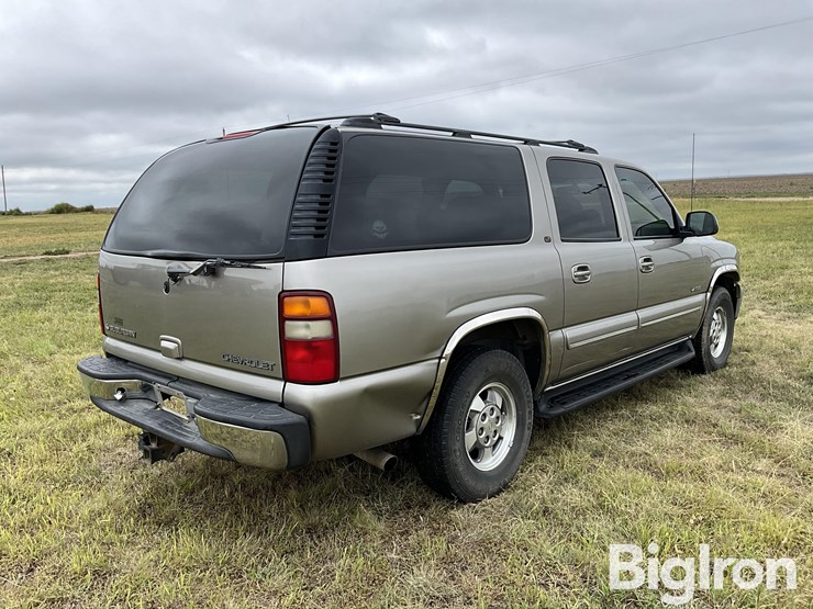 2001-chevrolet-suburban-1500-image-5