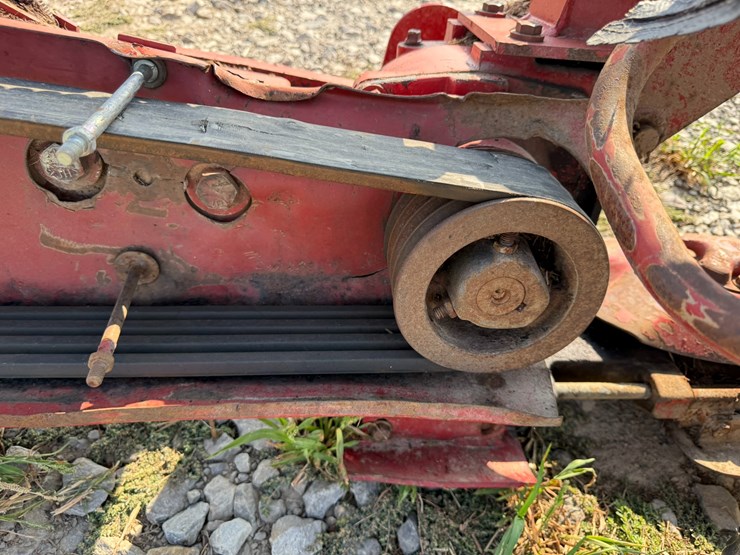 new-holland-617-image-11
